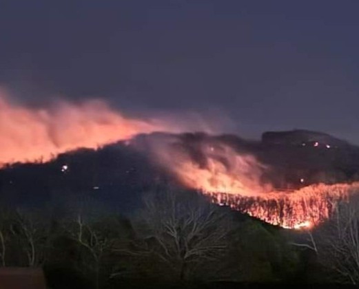 Pilot Knob Mountain Fire