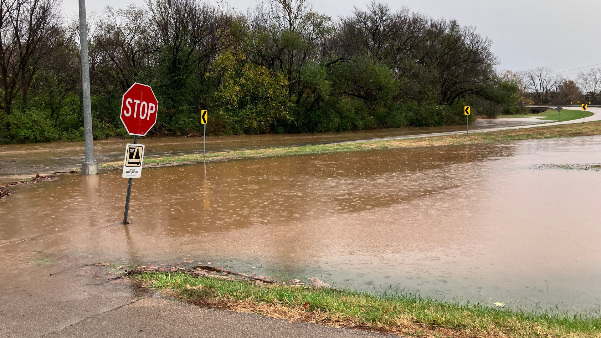 Heavy Rainfall Floods Highway O in Park Hills, Forcing Road Closure